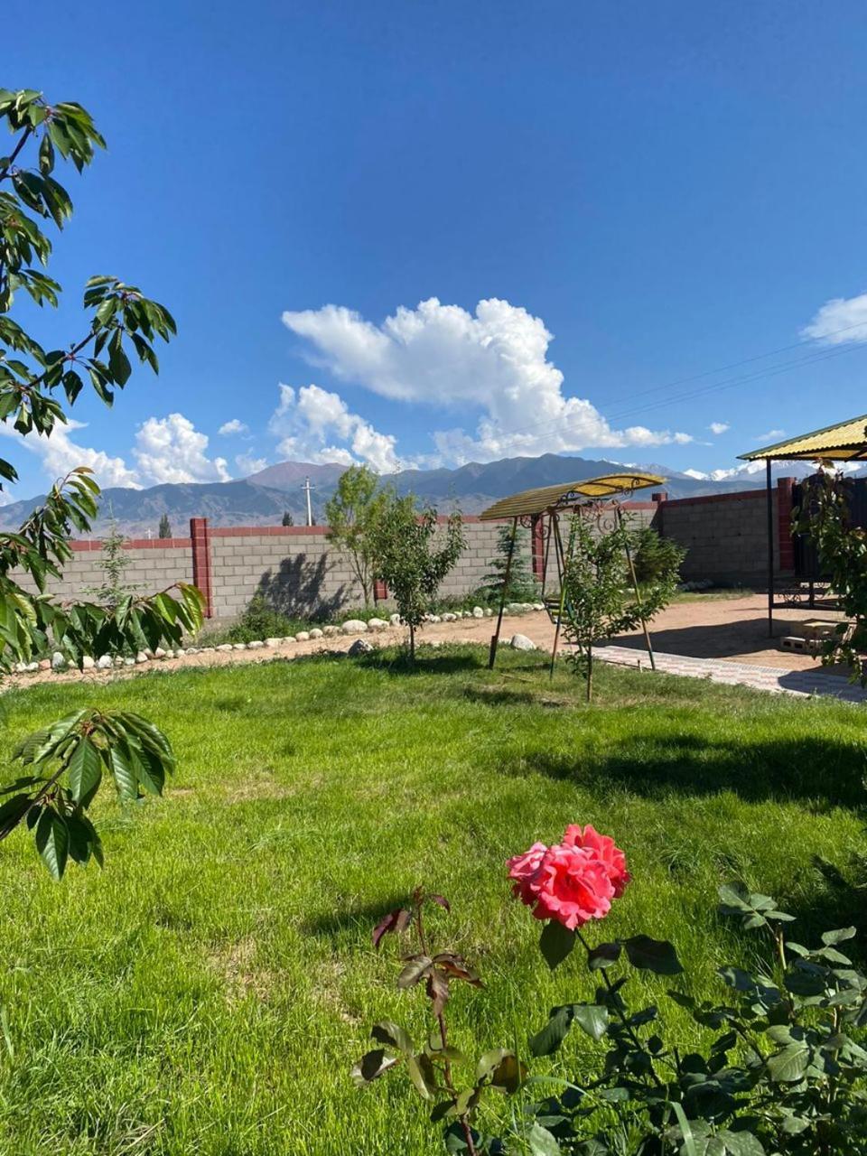 Svetlana Guest House Bokonbayevo Exterior photo