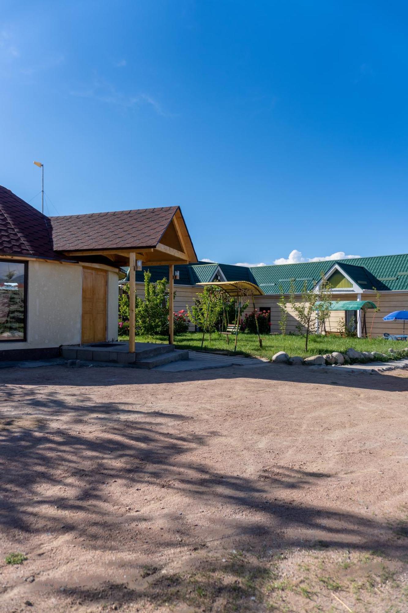 Svetlana Guest House Bokonbayevo Exterior photo